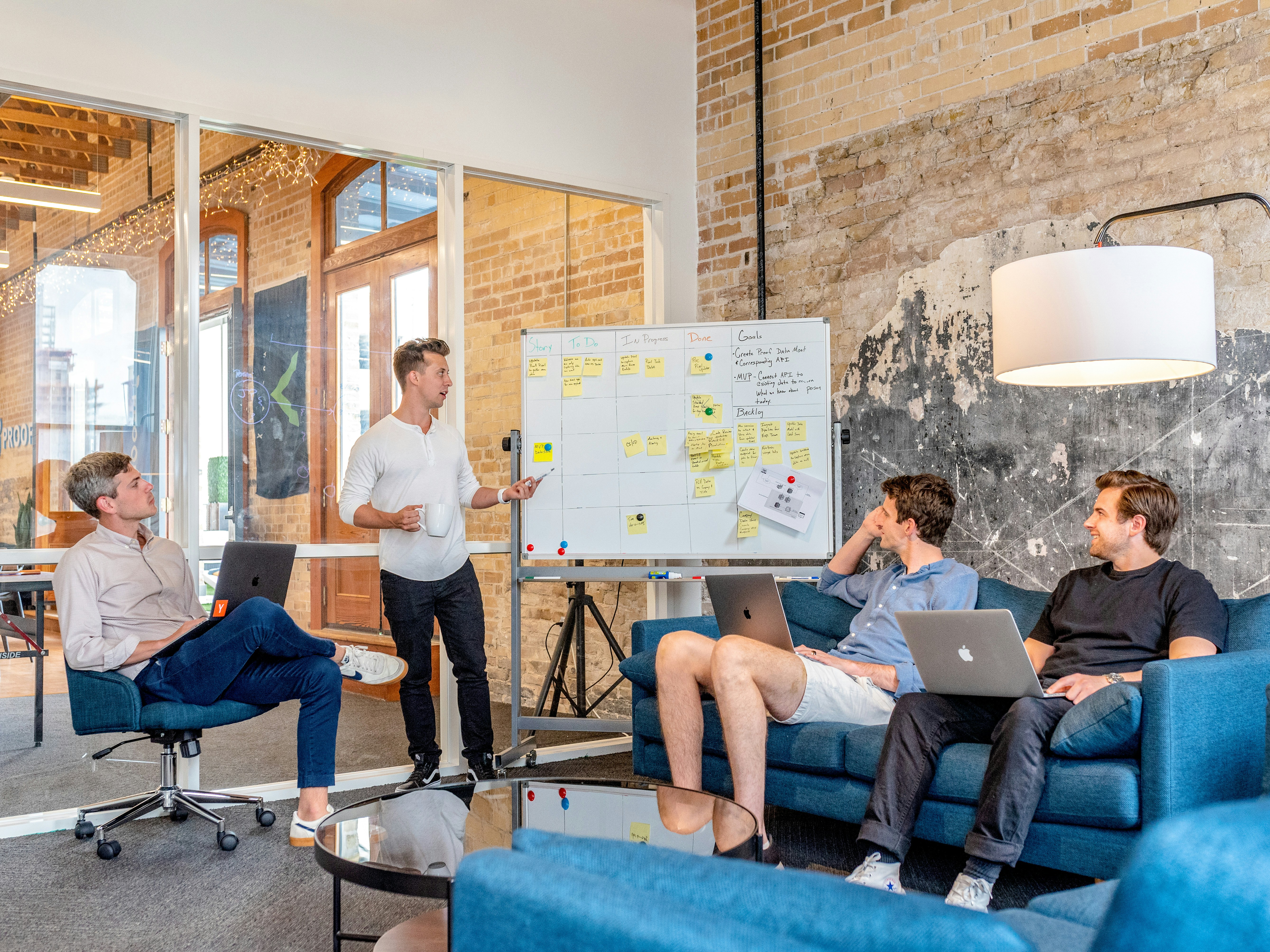 How AI Transforms Qualitative Data Analysis